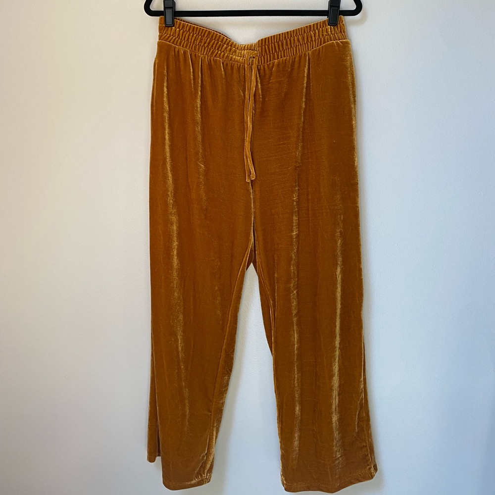 Butterscotch stretch velour cropped pants